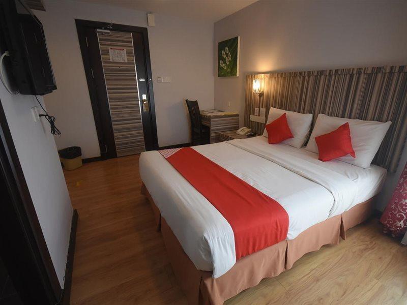 Super Oyo 985 Hotel Nur Miri Ngoại thất bức ảnh