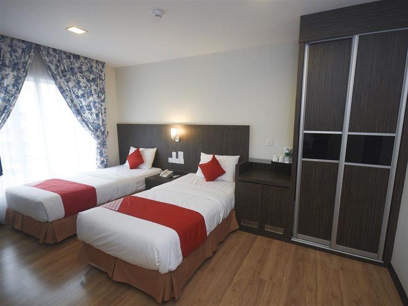 Super Oyo 985 Hotel Nur Miri Ngoại thất bức ảnh
