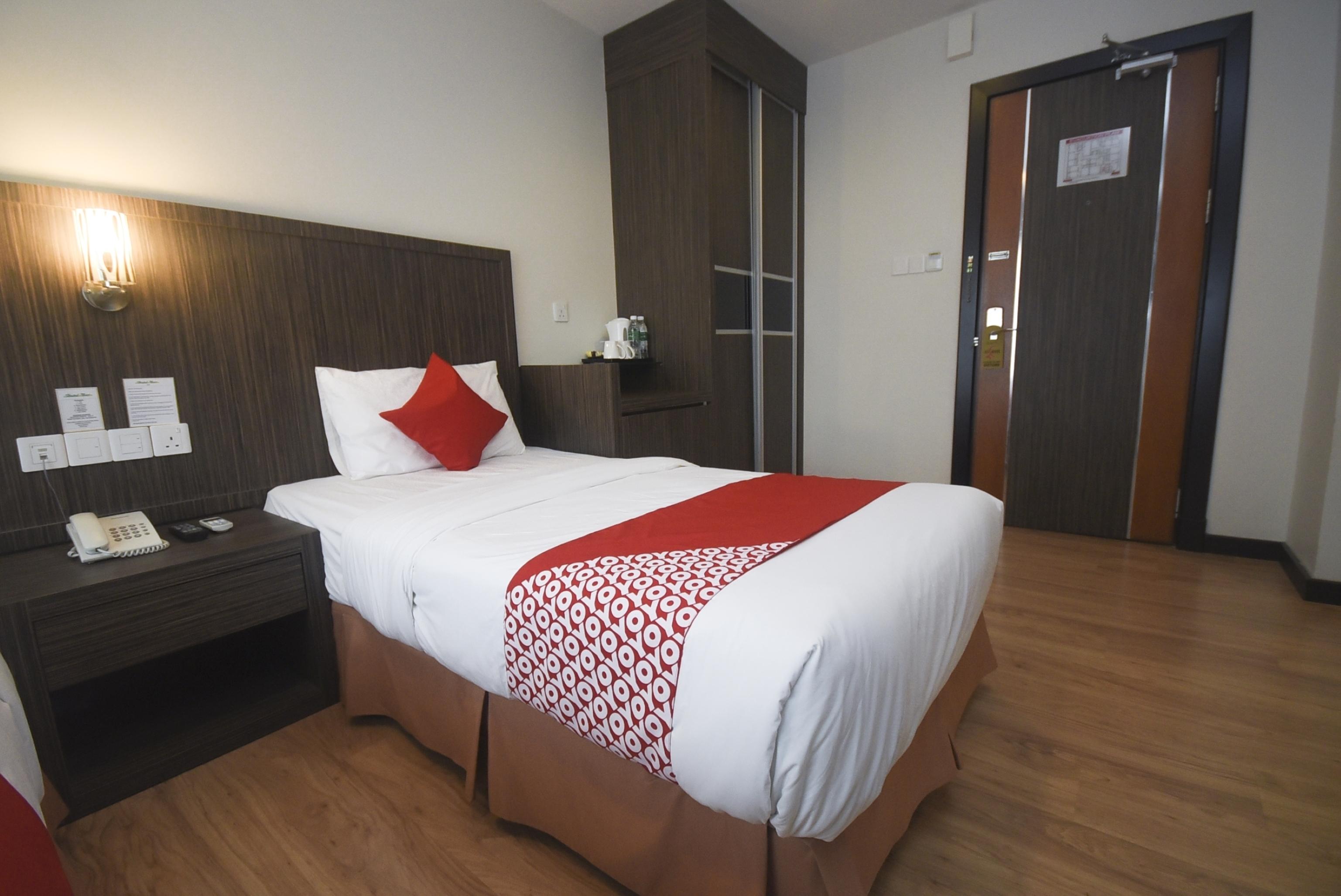 Super Oyo 985 Hotel Nur Miri Ngoại thất bức ảnh