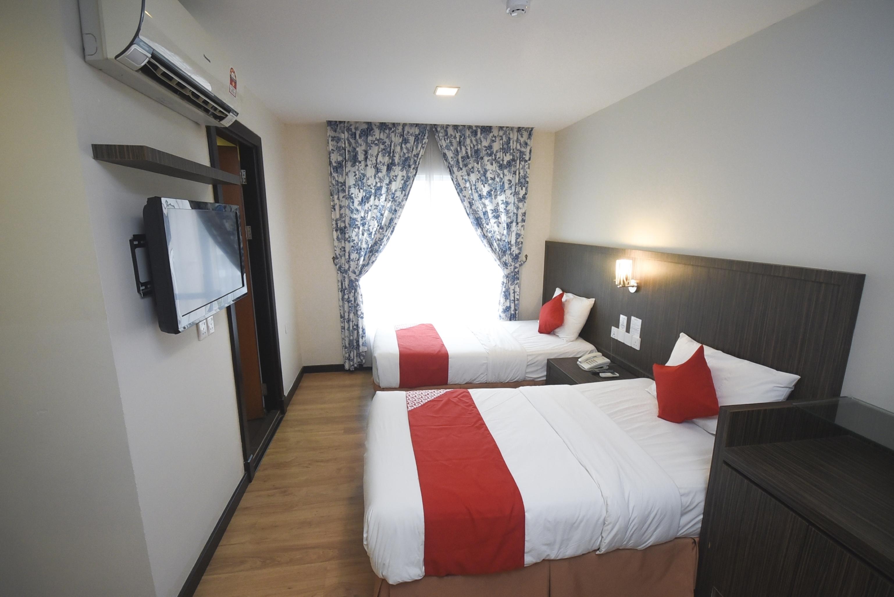 Super Oyo 985 Hotel Nur Miri Ngoại thất bức ảnh