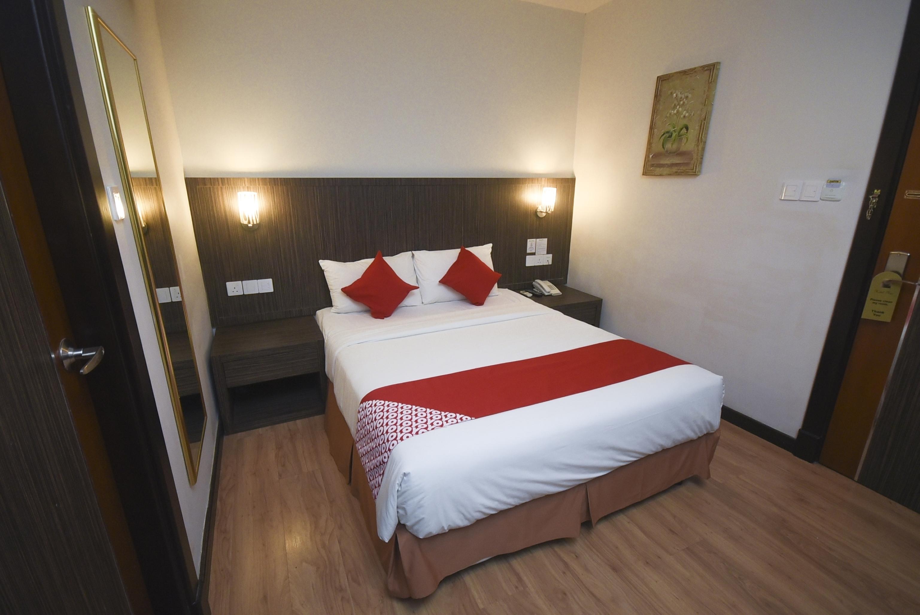 Super Oyo 985 Hotel Nur Miri Ngoại thất bức ảnh