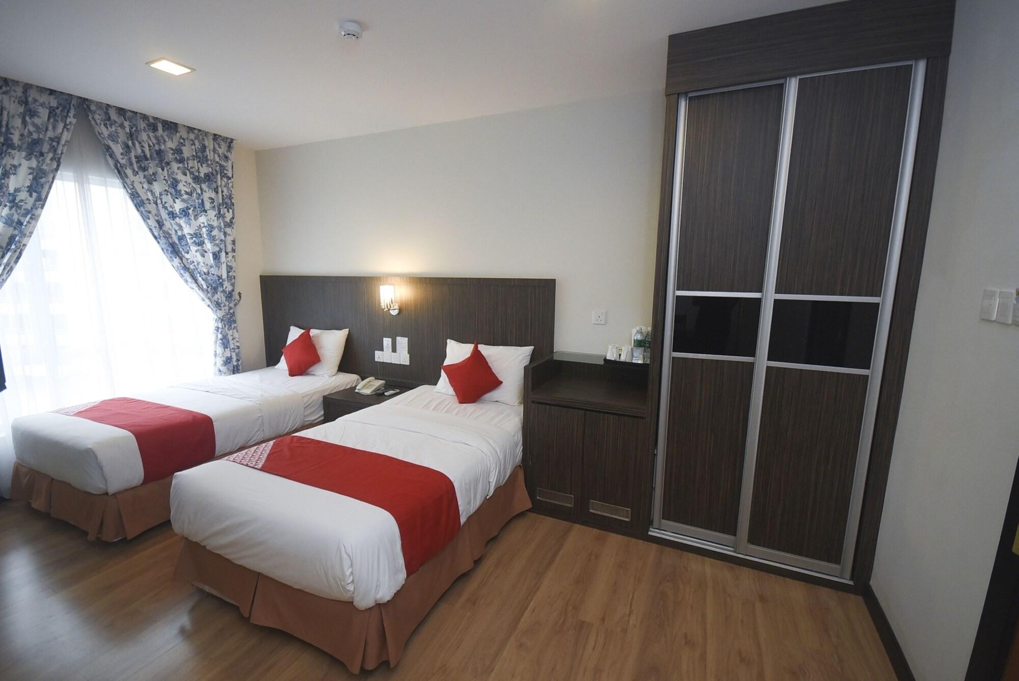 Super Oyo 985 Hotel Nur Miri Ngoại thất bức ảnh