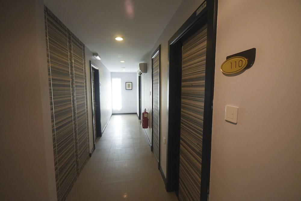 Super Oyo 985 Hotel Nur Miri Ngoại thất bức ảnh