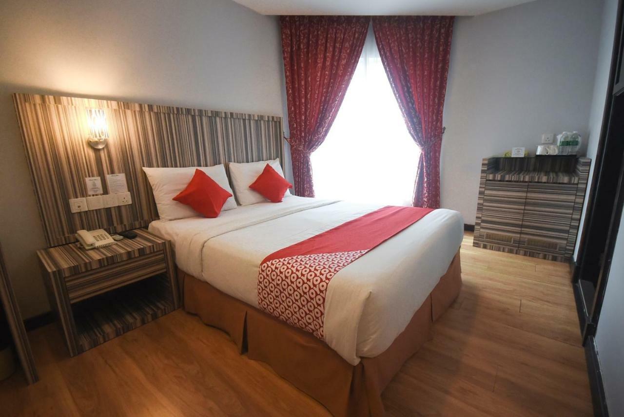 Super Oyo 985 Hotel Nur Miri Ngoại thất bức ảnh